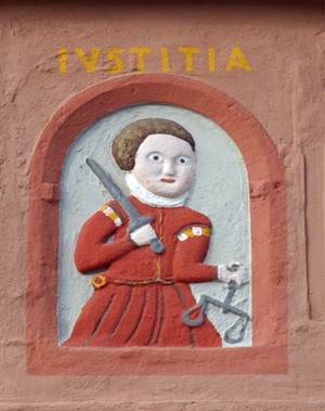 Foto: Wandbild einer «Iustitia» ohne Augenbinde