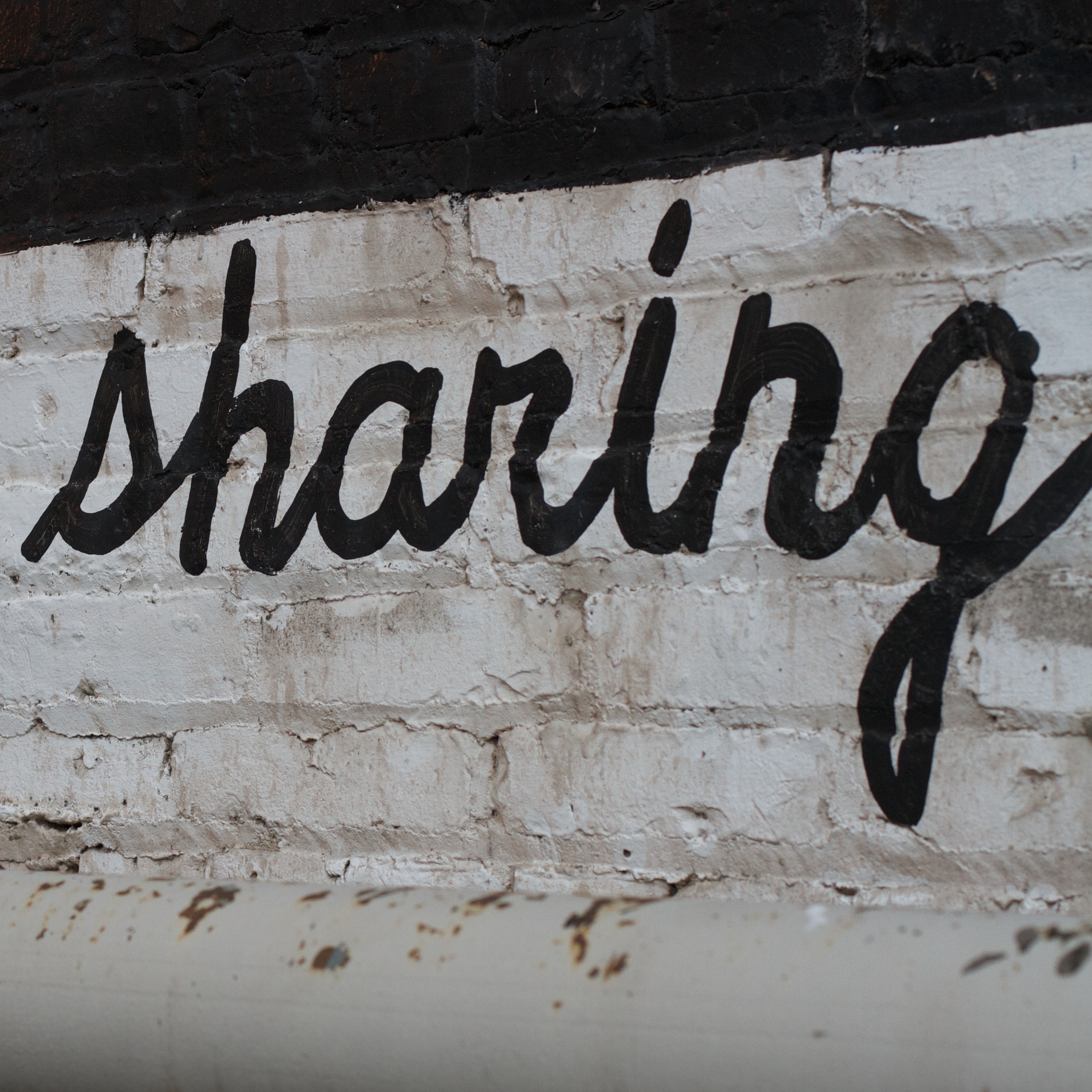 Foto: Schriftzug «Life is sharing»