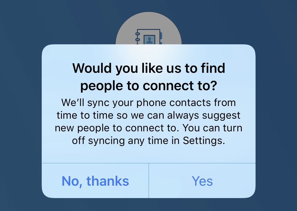 Screenshot: LinkedIn-App mit Frage «Would you like us to find people to connect to?»