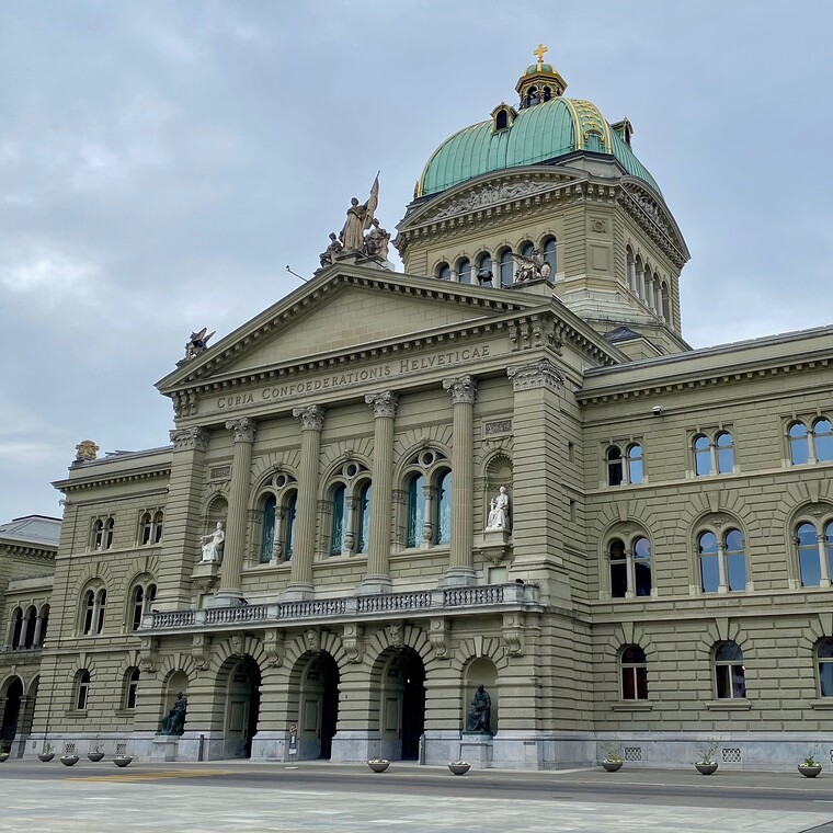 Foto: Bundeshaus (Parlamentsgebäude) in Bern)
