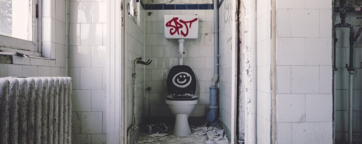 Foto: Toilette in desolatem Zustand