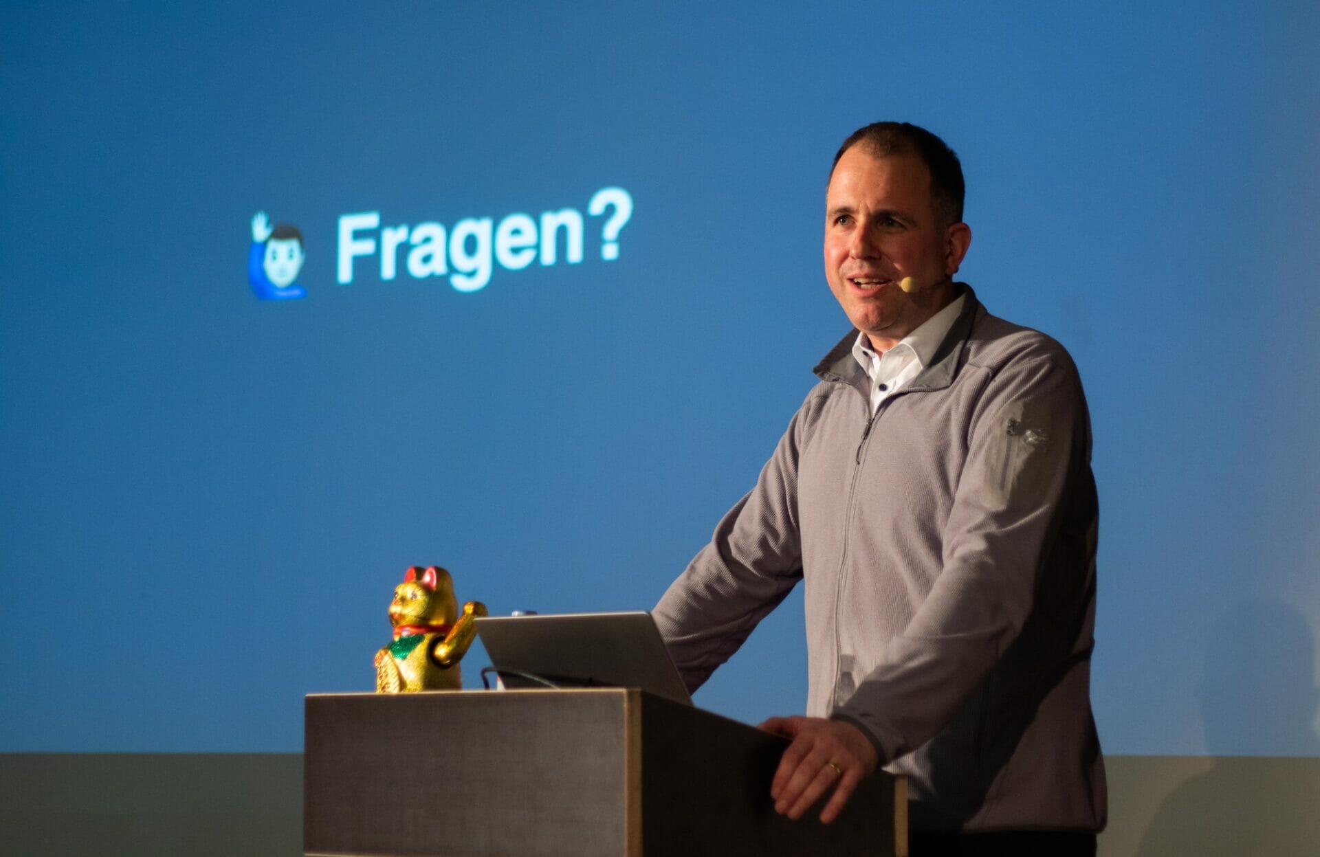 Foto: Rechtsanwalt Martin Steiger spricht am Winterkongress 2023 der Digitalen Gesellschaft in Zürich